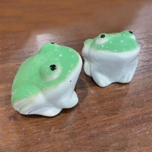 porcelain frog